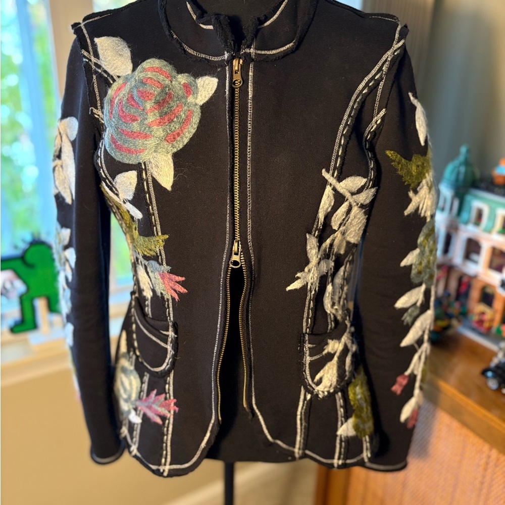 Alberto Makali Black Floral Embroidered Blazer
